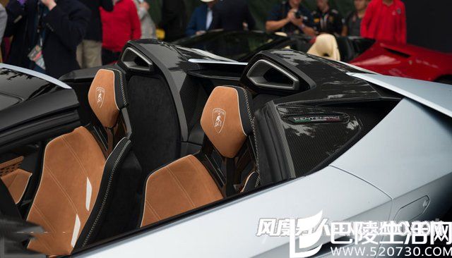兰博基尼Centenario敞篷版座椅