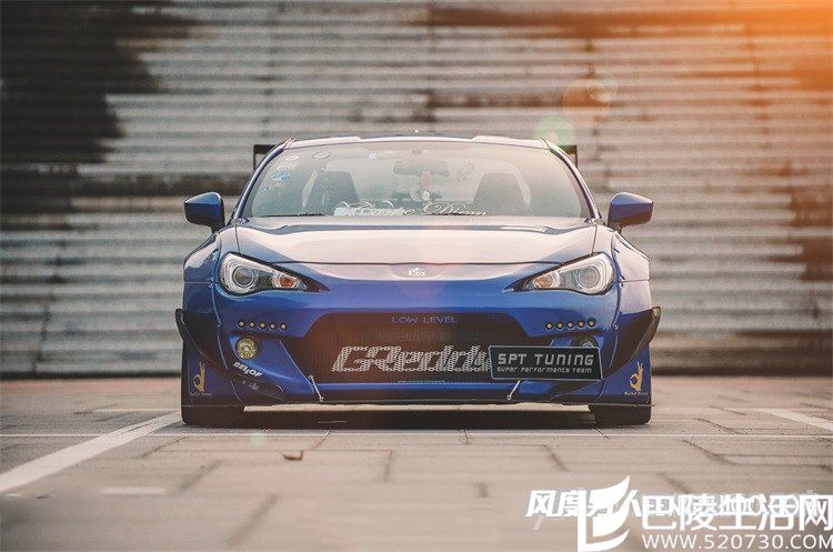 斯巴鲁BRZ