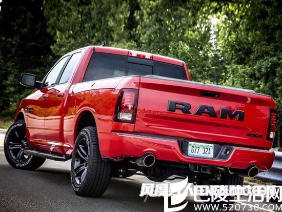 道奇Ram 1500 暗夜版侧面