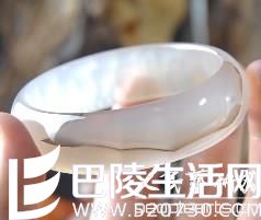 鉴别冰彩玉髓手镯真假的方法有哪些 鉴别冰彩玉髓手镯真假的方法有哪些