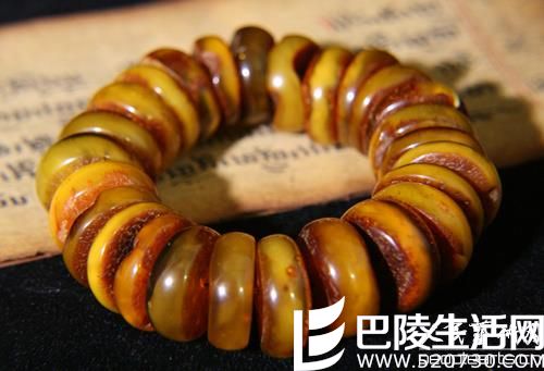 琥珀和蜜蜡有什么区别? 蜜蜡价格与收藏要点的介绍 琥珀和蜜蜡有什么区别? 蜜蜡价格与收藏要点的介绍