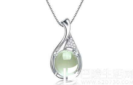 葡萄石吊坠搭配什么项链比较好? 葡萄石吊坠搭配什么项链比较好?