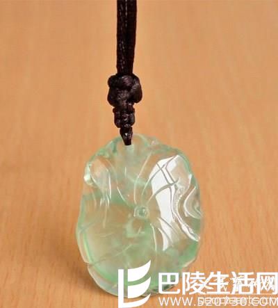 葡萄石吊坠搭配什么项链比较好? 葡萄石吊坠搭配什么项链比较好?