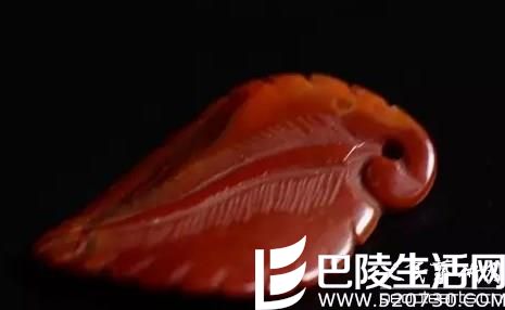 战国红玛瑙精品雕件树叶吊坠图片欣赏
