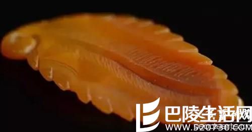 战国红玛瑙精品雕件树叶吊坠图片欣赏