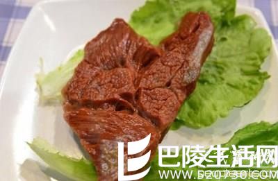 用价值2000多万人民币玉石雕刻而成的一桌满汉全席【高... 用价值2000多万人民币玉石雕刻而成的一桌满汉全席【高...