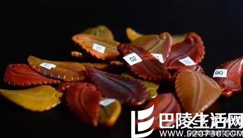 战国红玛瑙精品雕件树叶吊坠图片欣赏