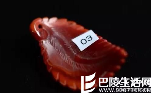 战国红玛瑙精品雕件树叶吊坠图片欣赏