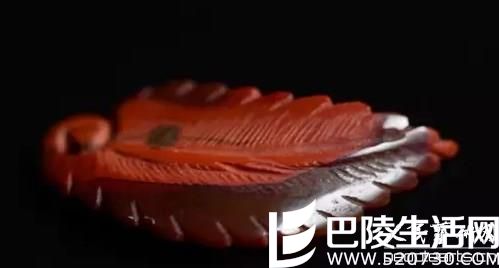 战国红玛瑙精品雕件树叶吊坠图片欣赏