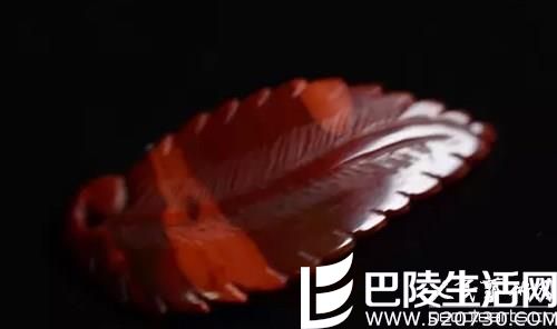 战国红玛瑙精品雕件树叶吊坠图片欣赏