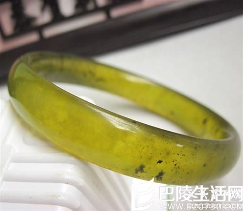 精品岫岩玉手镯图片欣赏