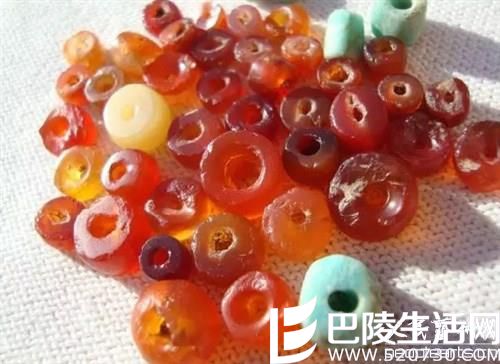 五招教你如何鉴别千年老玛瑙珠子