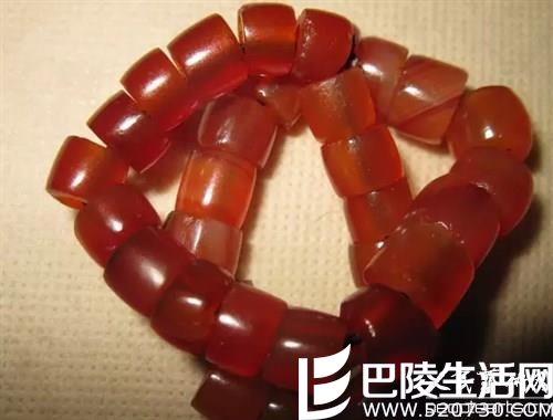 五招教你如何鉴别千年老玛瑙珠子