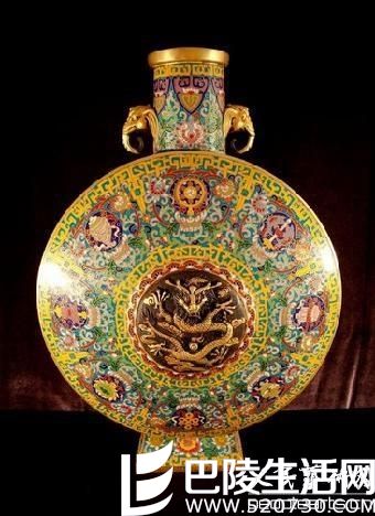 粉彩瓷和珐琅彩瓷有什么区别？