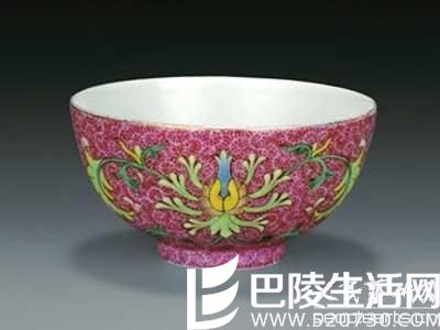 粉彩的特征是什么 与珐琅彩有什么区别？