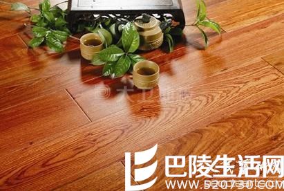 花梨木中的鸟足紫檀 花梨木中的鸟足紫檀