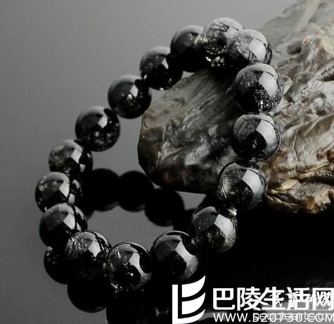 佩戴黑发晶手链有哪些注意事项？