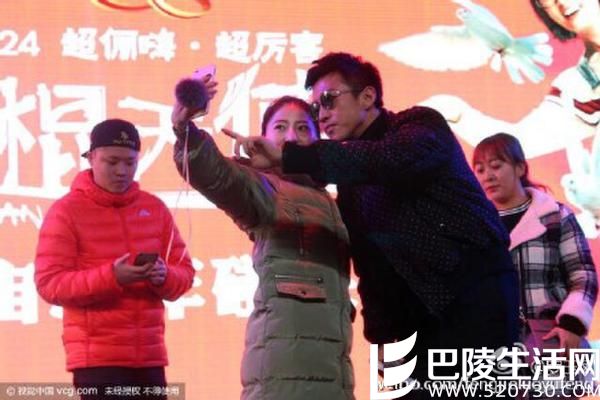 凤姐晒邓超搞怪照 凤姐怎么去的美国 凤姐晒邓超搞怪照 凤姐怎么去的美国