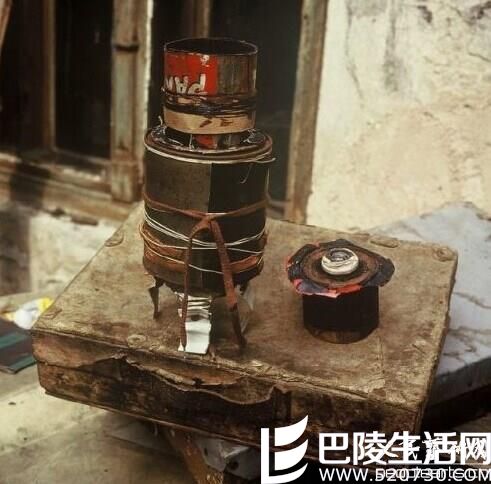 捷克摄影师用自制垃圾相机专拍其家乡裸体女性