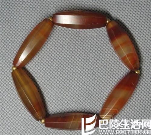 精美的清代八棱玛瑙手串组图鉴赏 精美的清代八棱玛瑙手串组图鉴赏