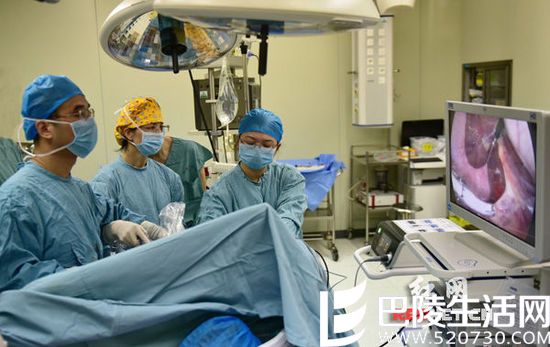 宝宝怀在肝脏上 吸血宝宝惊现人间? 宝宝怀在肝脏上 吸血宝宝惊现人间?