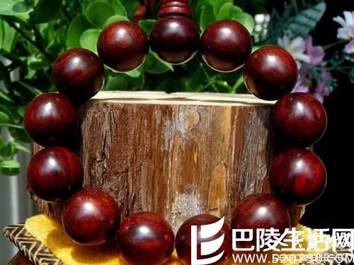 细说小叶紫檀手串掉色的原因