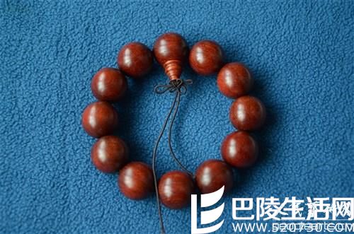 细说小叶紫檀手串掉色的原因