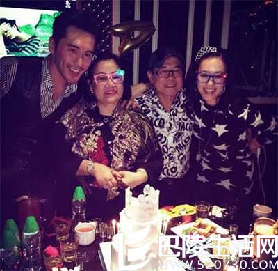 钟丽缇为母亲庆生 揭其男友张伦硕个人资料及整容前后对比照