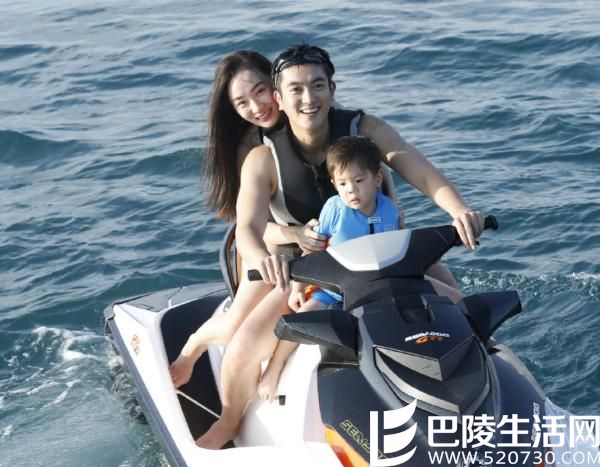 霍思燕携全家度假秀身材 霍思燕整容前后照片对比