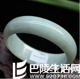 翡翠与孪生姊妹八三玉的区别 翡翠与孪生姊妹八三玉的区别