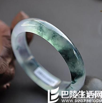 翡翠与孪生姊妹八三玉的区别 翡翠与孪生姊妹八三玉的区别