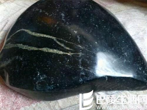 祁连墨玉原石图片欣赏 祁连墨玉原石图片欣赏