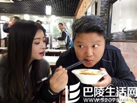 网红蒋欣逼疯导演成呆萌吃货 导演欲哭无泪 网红蒋欣逼疯导演成呆萌吃货 导演欲哭无泪