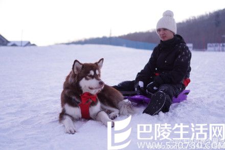 王思聪晒滑雪照 王思聪外公背景资料介绍 王思聪晒滑雪照 王思聪外公背景资料介绍