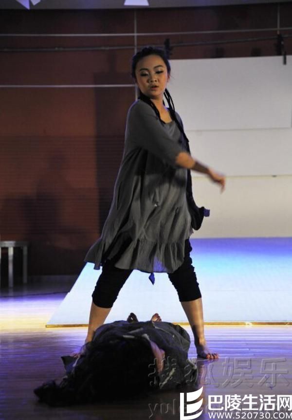 林妙可晒彩排照 林妙可吸烟陪酒照是怎么回事