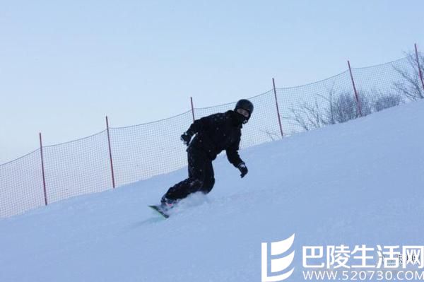 王思聪晒滑雪照 王思聪外公背景资料介绍 王思聪晒滑雪照 王思聪外公背景资料介绍