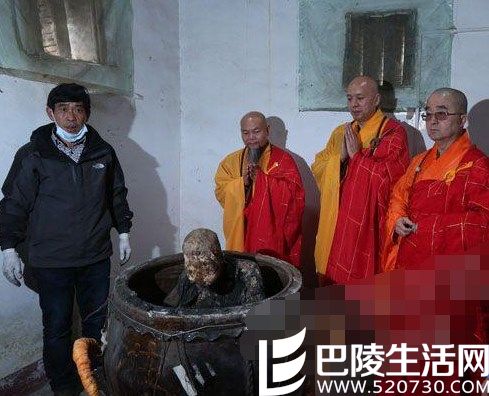 和尚圆寂肉身不腐 往生十几天前不再吃东西喝水不超半汤匙 和尚圆寂肉身不腐 往生十几天前不再吃东西喝水不超半汤匙