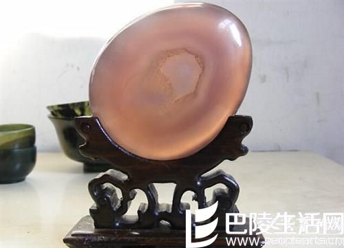 水胆玛瑙产地在哪? 水胆玛瑙产地在哪?