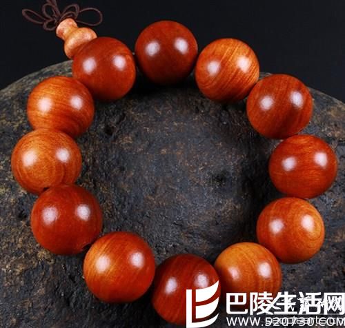天然极品血龙木手串图片鉴赏 天然极品血龙木手串图片鉴赏