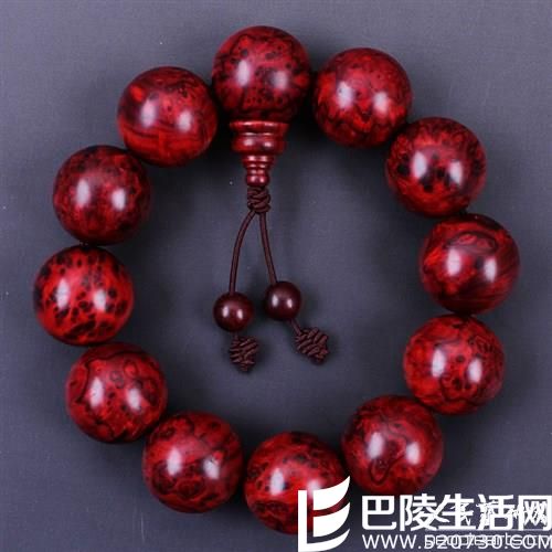 细说小叶紫檀手串掉色的原因