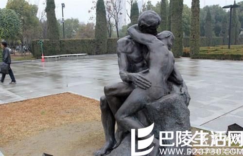 全球各地奇葩雕塑 节操碎一地 全球各地奇葩雕塑 节操碎一地