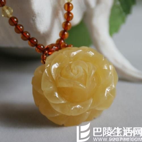 佩戴玉石手镯的讲究 佩戴玉石手镯的讲究