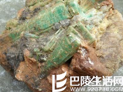 被誉为绿宝石之王的极品祖母绿原石图片欣赏