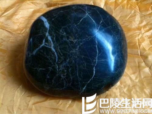 祁连墨玉原石图片欣赏 祁连墨玉原石图片欣赏