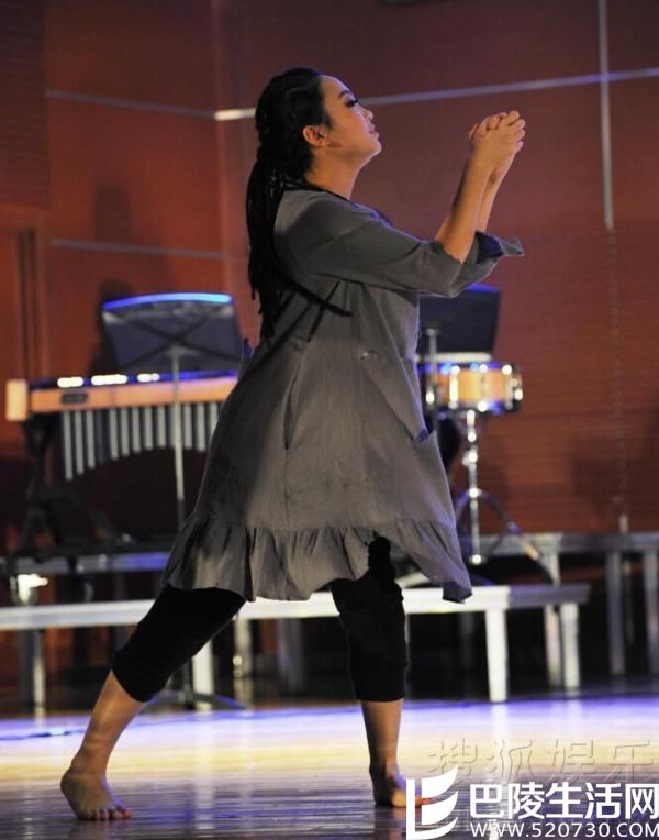 林妙可晒彩排照 林妙可吸烟陪酒照是怎么回事