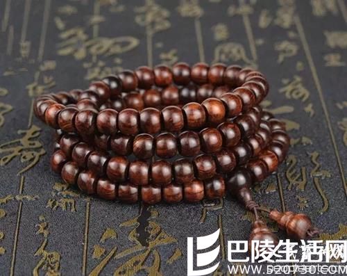 如何把玩海南黄花梨手串? 海南黄花梨鉴别的介绍 如何把玩海南黄花梨手串? 海南黄花梨鉴别的介绍