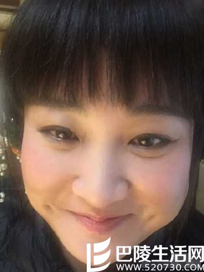 贾玲晒自拍抢镜 贾玲是姜昆的私生女吗 贾玲晒自拍抢镜 贾玲是姜昆的私生女吗