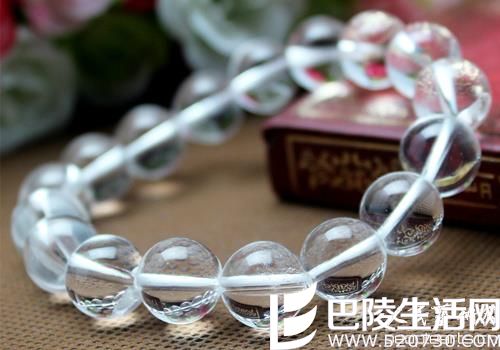 白色水晶手链的功效介绍 白水晶戴哪个手?