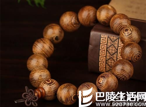 鸡翅木手串图片鉴赏 鸡翅木手串怎么盘?