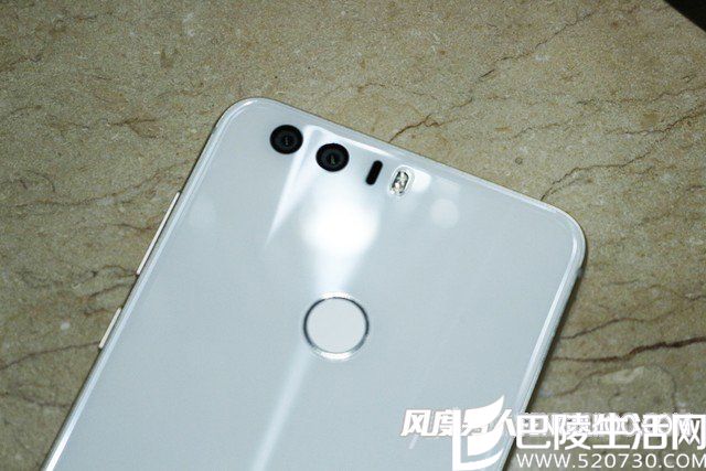 双摄像头没有突起